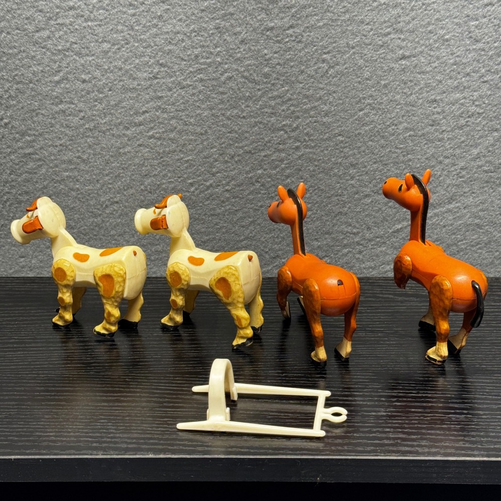 Vintage Fisher-Price Little People Farm Animals Set 2 Cows 2 Horses with Harness - Picture 6 of 10
